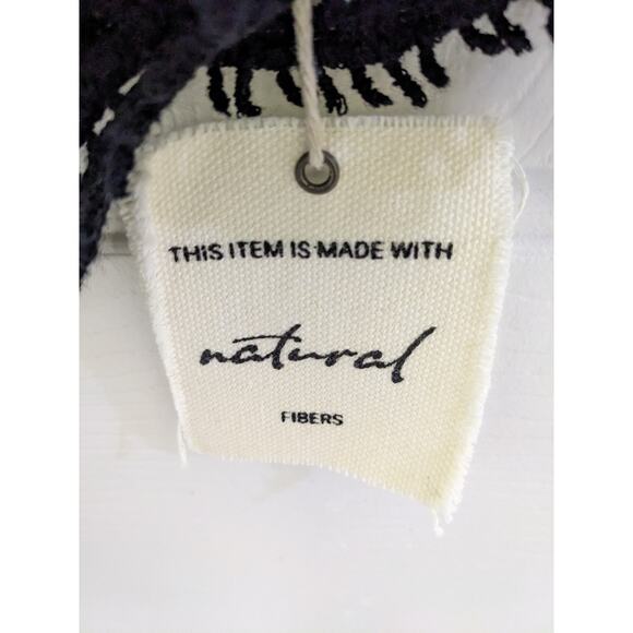 New Vince Camuto ONE SIZE Crochet Lace Open Front Shrug Cardigan Heart Love - Picture 5 of 9